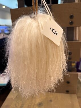 UGG Sheepskin Fur Pom Ball Charm Ivory – Keychain / Bag Accessory – Rare